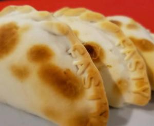 Empanadas de Jamon y Muzzarella Congelados Fasty 6 Unidades